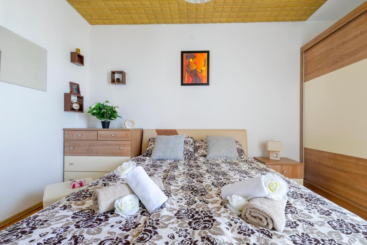 Adventure Apartment 75M2 Close To The Center Split Exteriér fotografie
